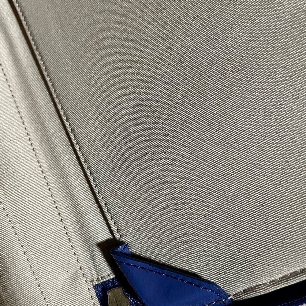 Coach Signature Poppy Kingsley Plaid Zip Round Tablet Sleeve with pocket inside - Picture 13 of 13